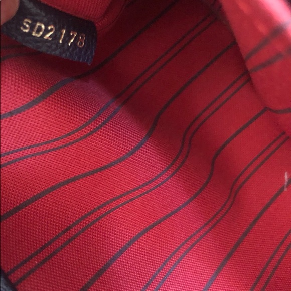 Louis Vuitton Montaigne MM - Picture 4 of 10